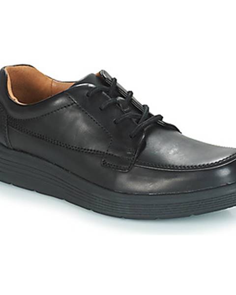 Čierne topánky Clarks